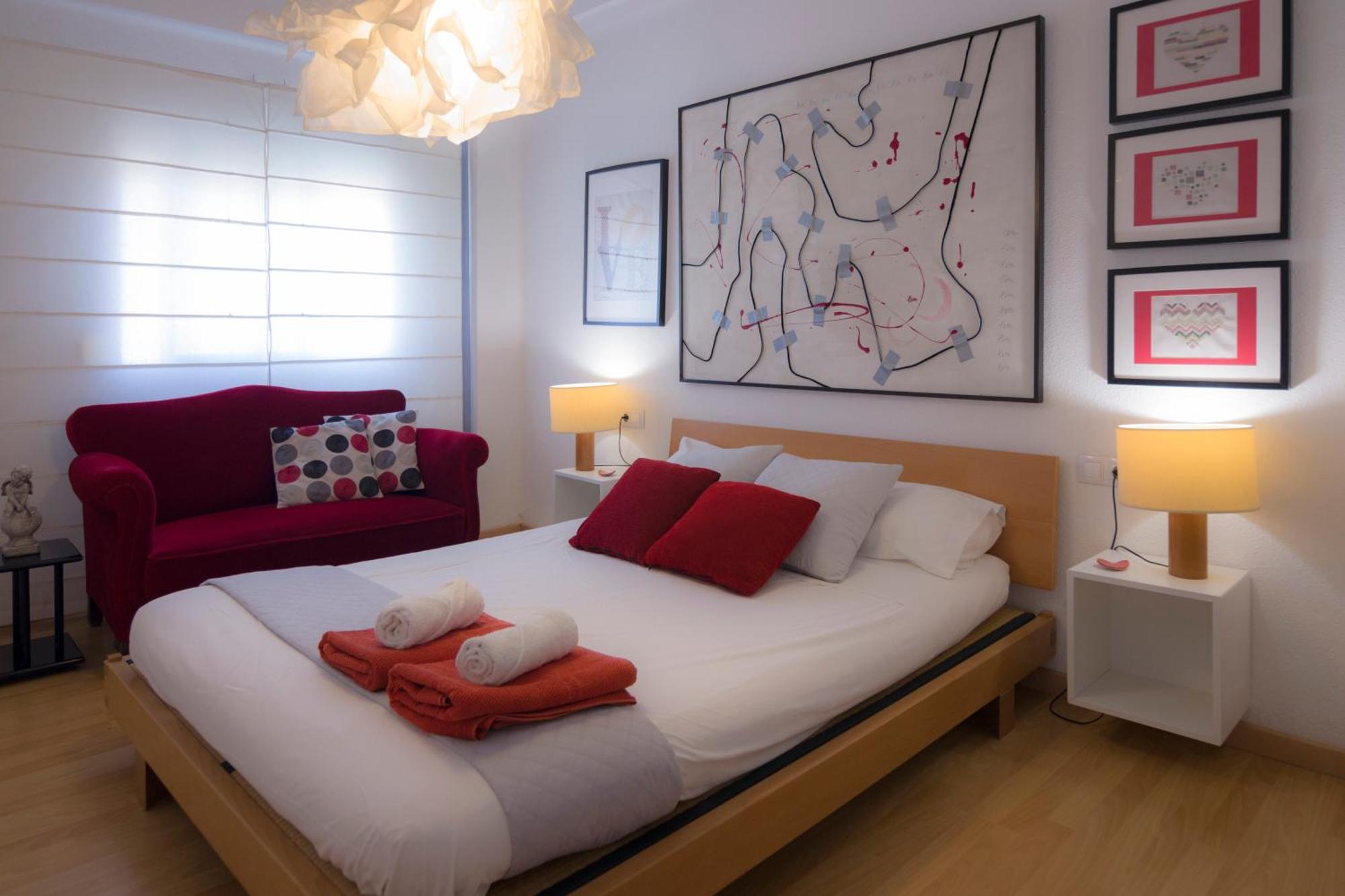 Luminoso. Comodo. Acogedor. Wifi. Junto A Ave Valencia Exterior photo