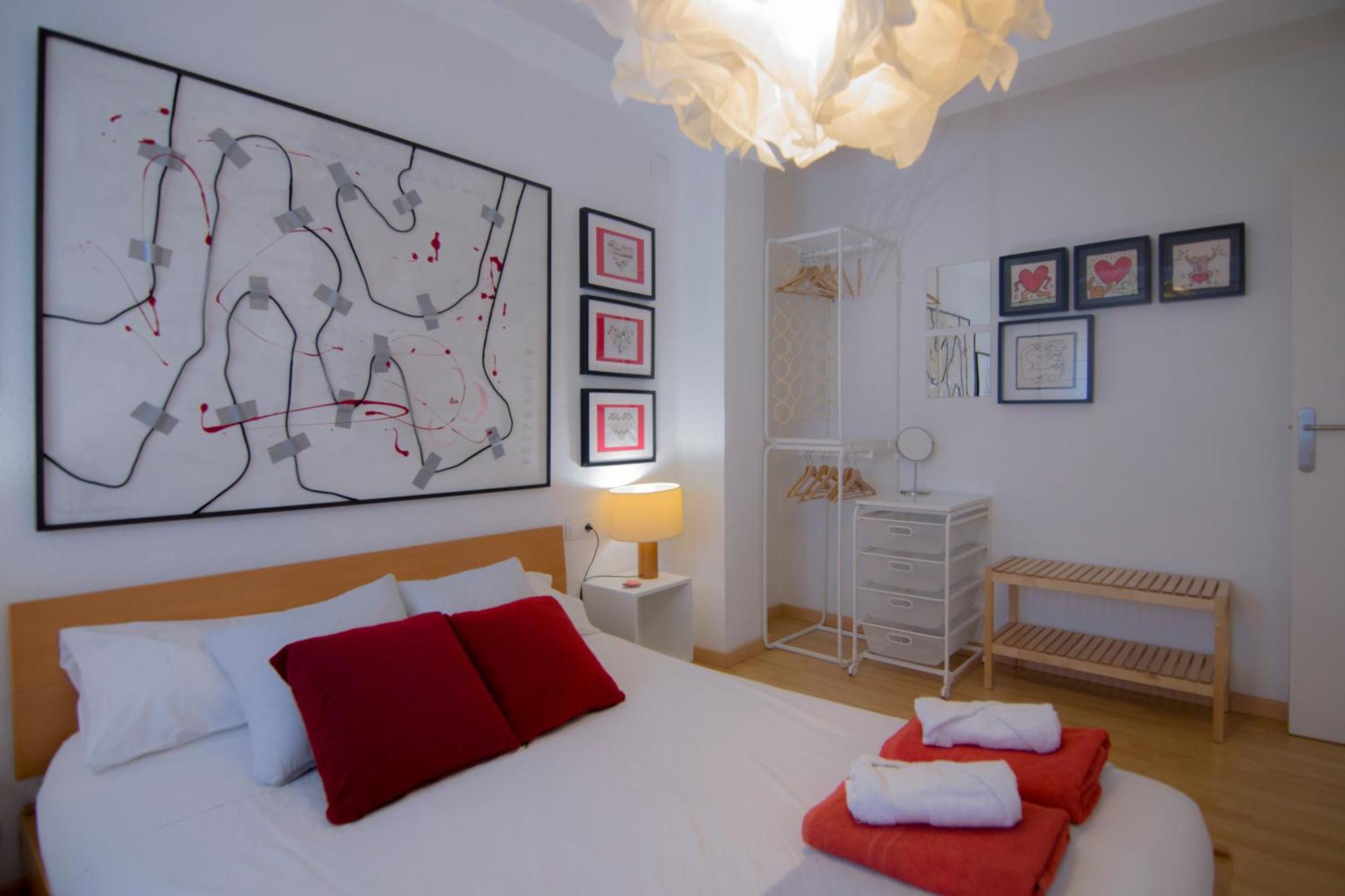 Luminoso. Comodo. Acogedor. Wifi. Junto A Ave Valencia Exterior photo